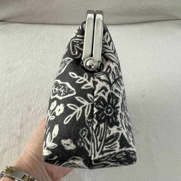 NWOT! Mini Frame Bag Handmade by Bag Noir in a Grey & Ivory Rabbit Print Linen - Picture 6 of 9